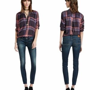 NWT! Lucky Brand Dark Wash Charlie Capri Low-Rise Skinny Jeans. Size 10/30.